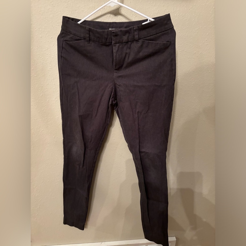 Old Navy Pixie Pant, Size 4, grey/brown color.